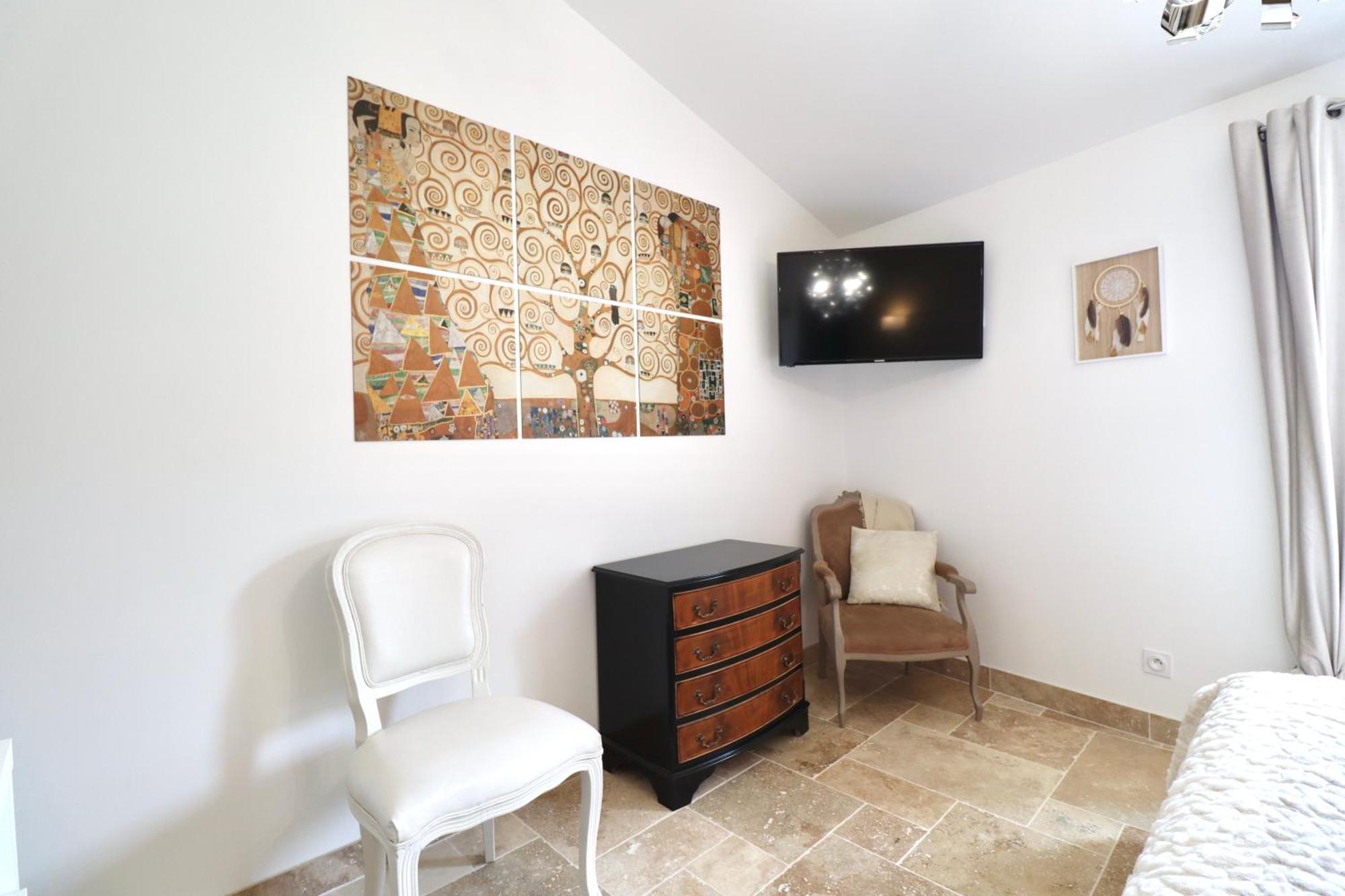 Chambres D'Hotes Avec Jacuzzi Et Piscine Au Mas De Cadoule Saint-Just  Quarto foto